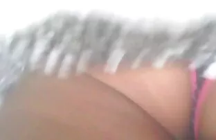 دختر آسیایی دارای یک دهان کوچک و دیدن فیلم س چوک در دیک ضخیم