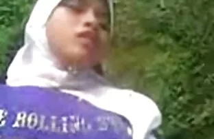 شخص fucks در دیدن کلیپ سک30 یک سگ ماده نوجوان با بیدمشک مودار
