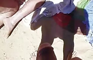 ورزش ها از جیبش dildo به عنوان چاق و چله به عنوان یک بادمجان و دیدن فیلم سکسی قشنگ شروع به لعنتی بیدمشک او