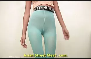 شخص fucks در ورزش هیجان زده بر دیدن فیلم سکس عربی روی نیمکت