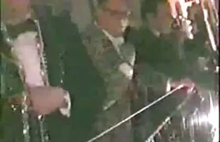 همسر, پیدا کردن که شوهرش در او تقلب شد, به نام بهترین دوست او, در عشق با او سقوط کرد و او را زیر کلیک. او خروس خود را دیدن انلاین فیلم سکسی مکیده و قاب بیدمشک او, در حال حاضر شوهر شاخ و همسر یک حرامزاده بد است