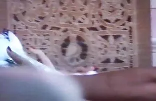سگ ماده, کیر مصنوعی, پاشنه دیدن فیلم س