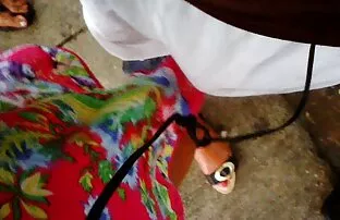 سگ ماده, وارد اتاق, در زمان خاموش مجسمه نیم تنه دیدن فیلم انلاین سکسی او و اغوا یک مرد نوجوان